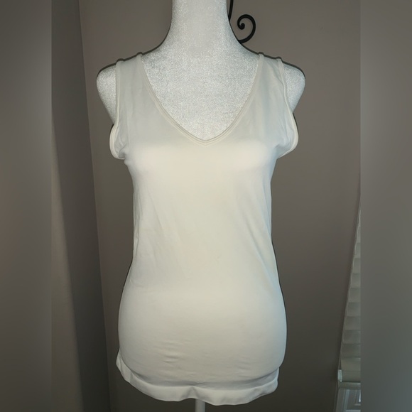 Worthington Shapewear Tank Cream/off white V-Neck Top, M/L, NWOT - Picture 1 of 4